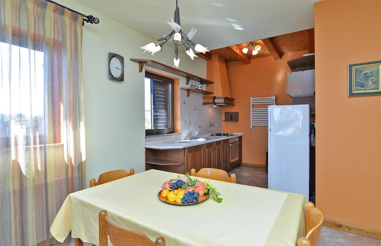 Apartments Ana 379 Ровин Екстериор снимка