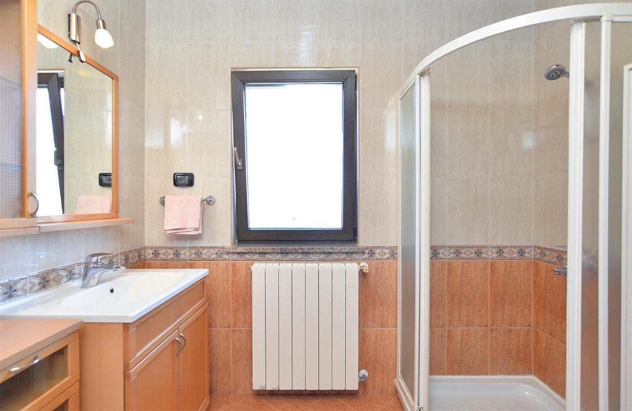 Apartments Ana 379 Ровин Екстериор снимка