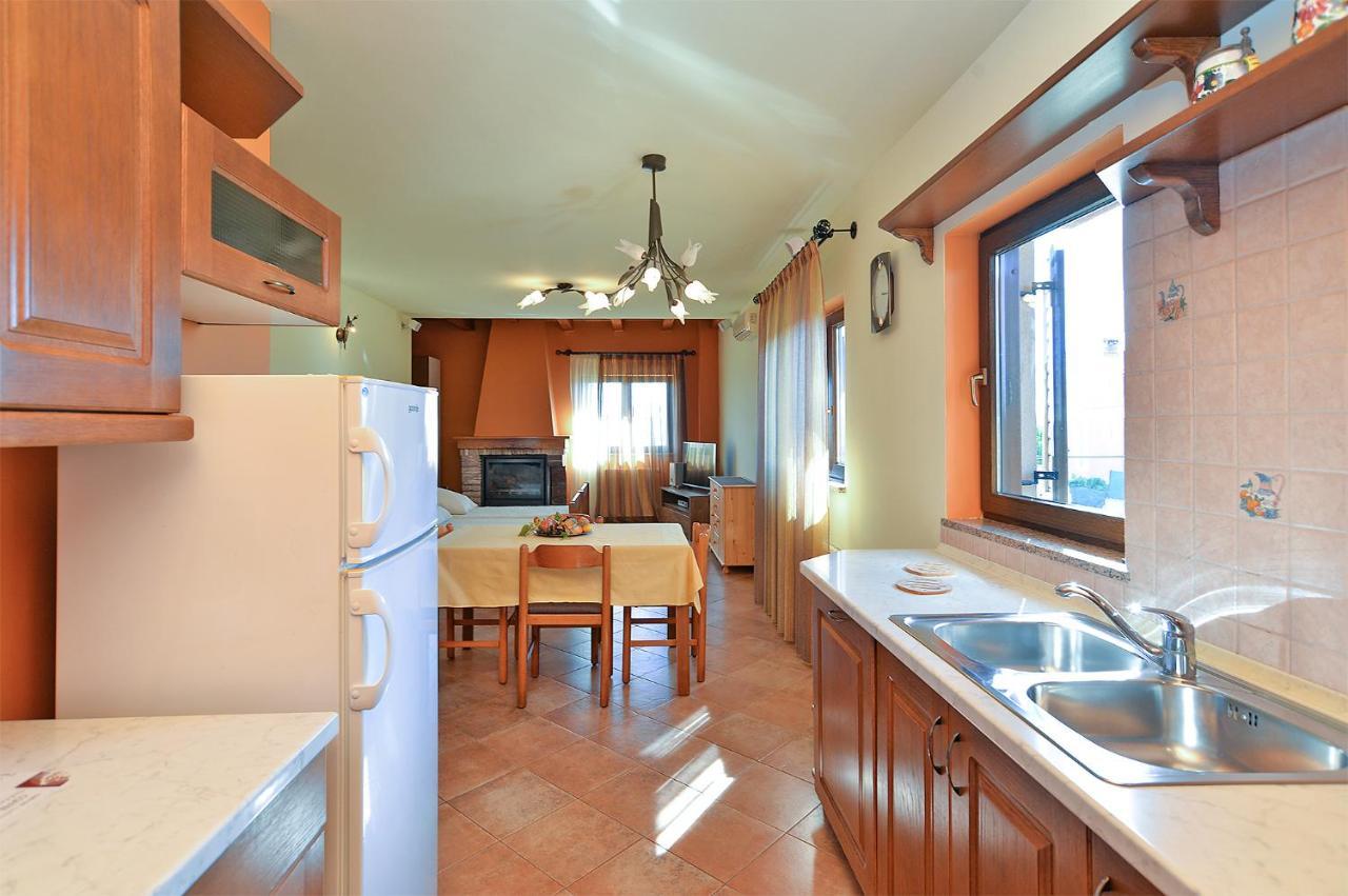 Apartments Ana 379 Ровин Екстериор снимка