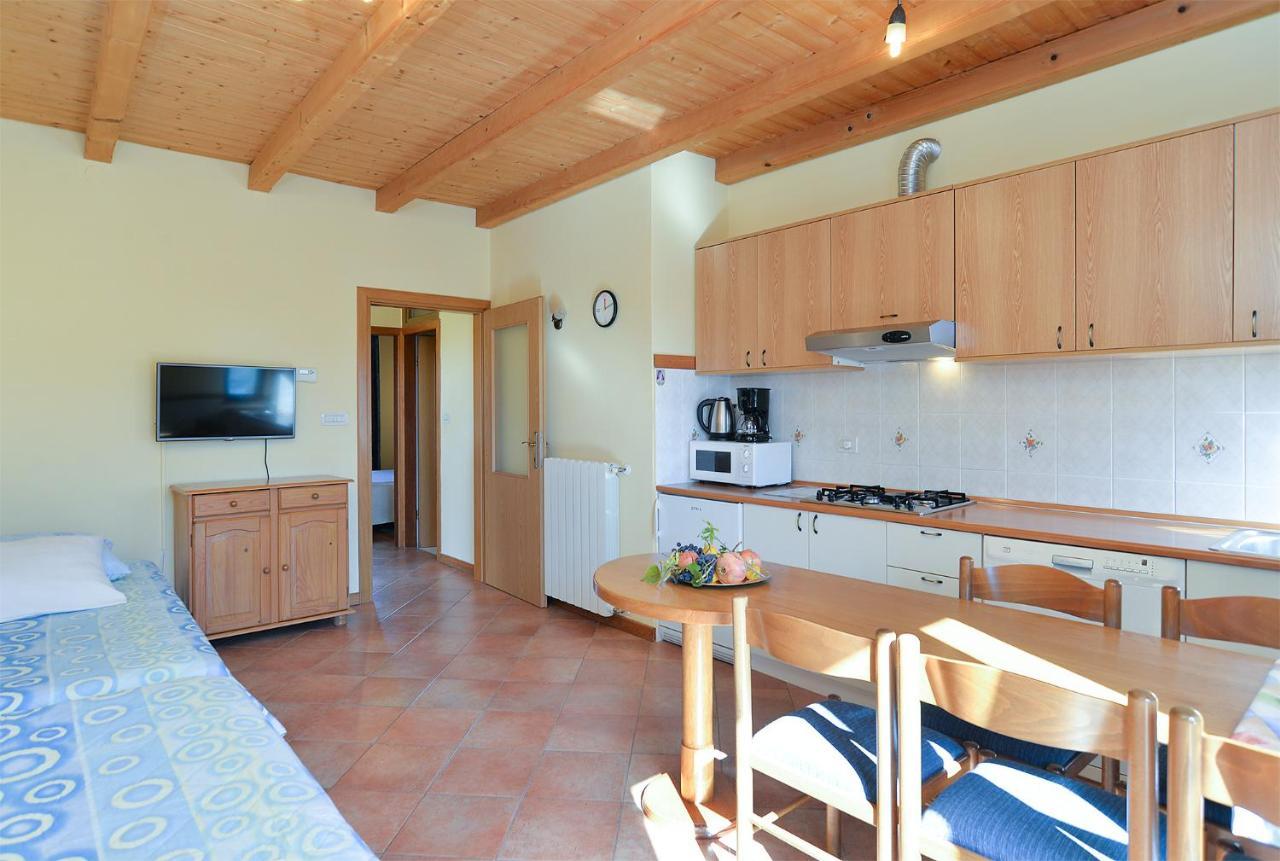 Apartments Ana 379 Ровин Екстериор снимка