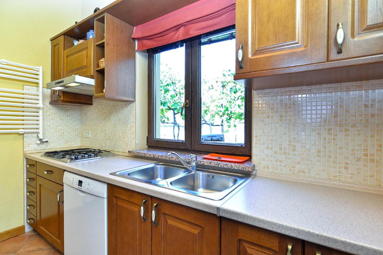 Apartments Ana 379 Ровин Екстериор снимка