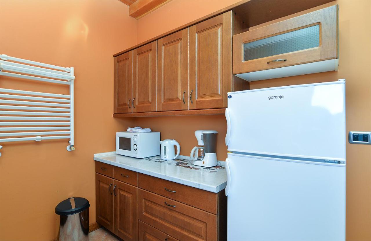 Apartments Ana 379 Ровин Екстериор снимка