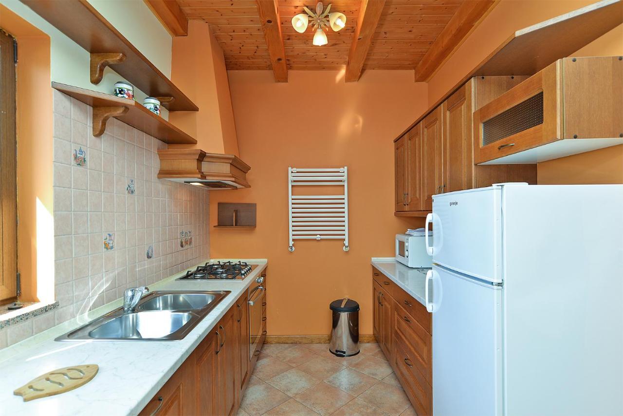 Apartments Ana 379 Ровин Екстериор снимка