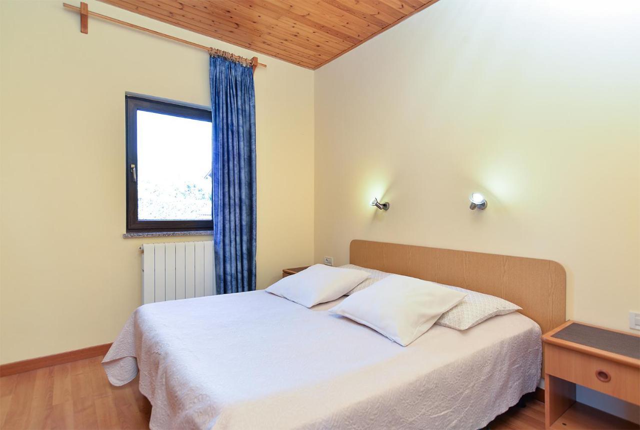 Apartments Ana 379 Ровин Екстериор снимка