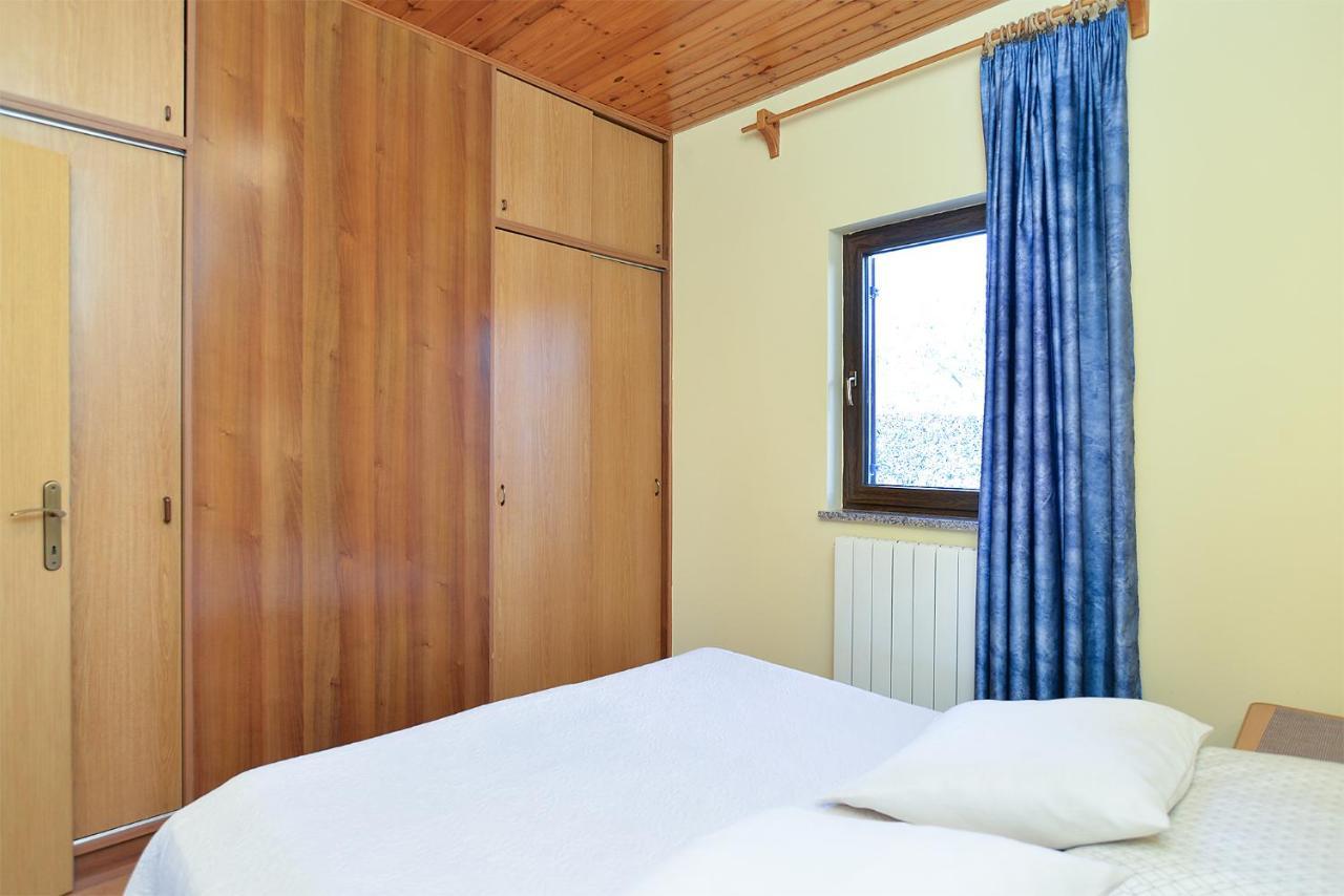 Apartments Ana 379 Ровин Екстериор снимка
