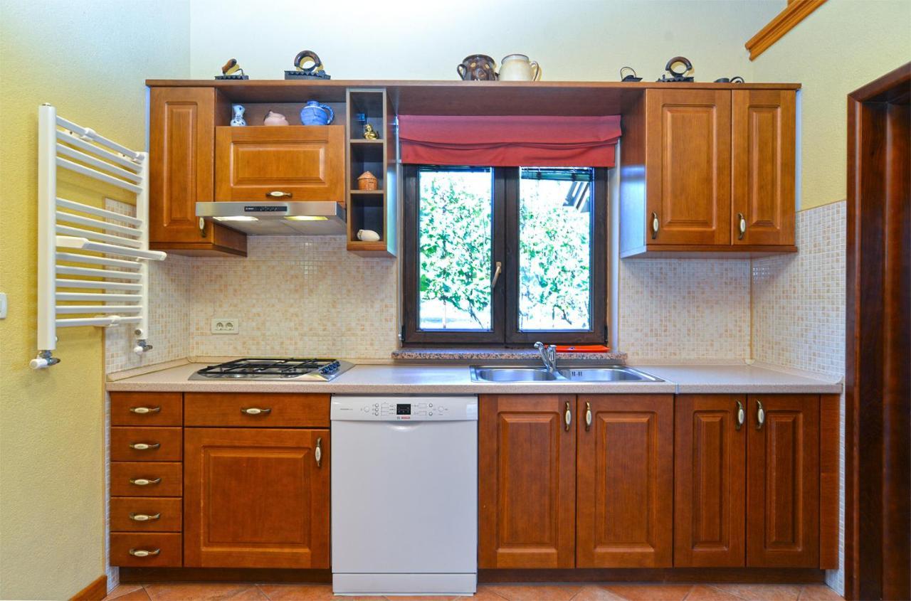 Apartments Ana 379 Ровин Екстериор снимка
