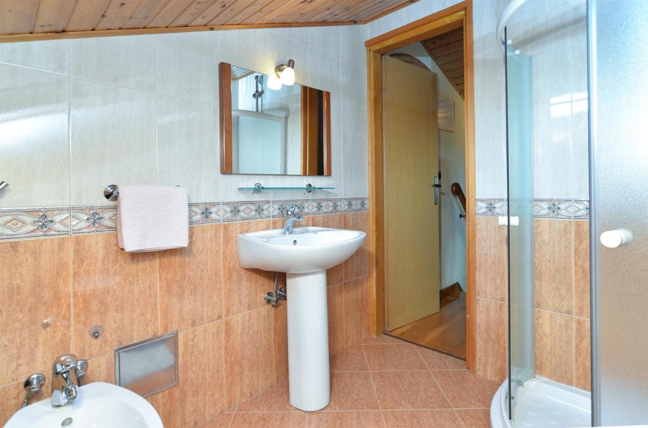 Apartments Ana 379 Ровин Екстериор снимка