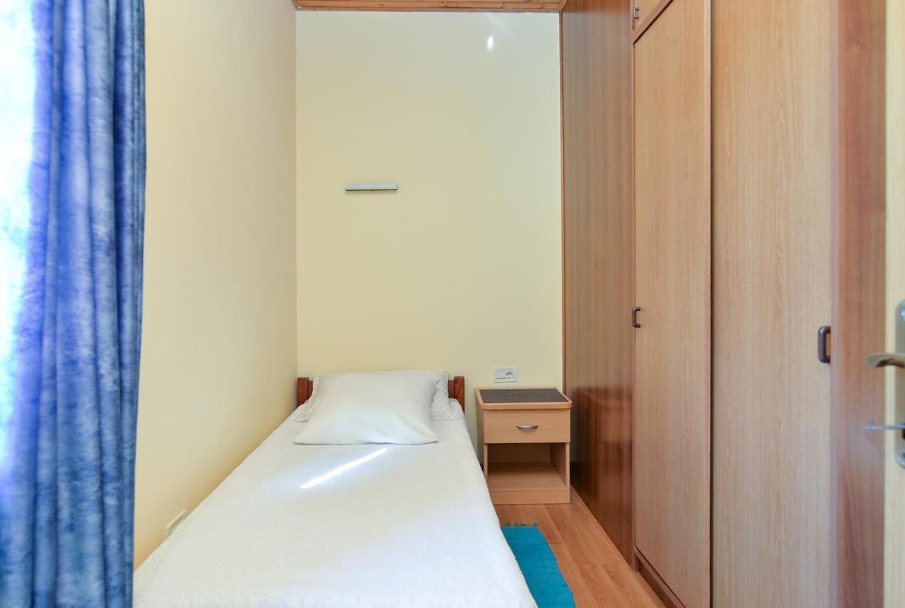 Apartments Ana 379 Ровин Екстериор снимка