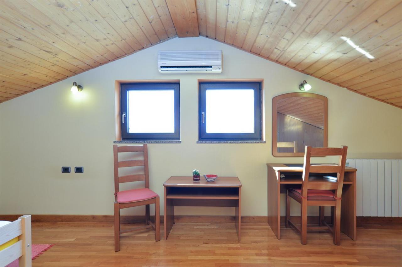 Apartments Ana 379 Ровин Екстериор снимка